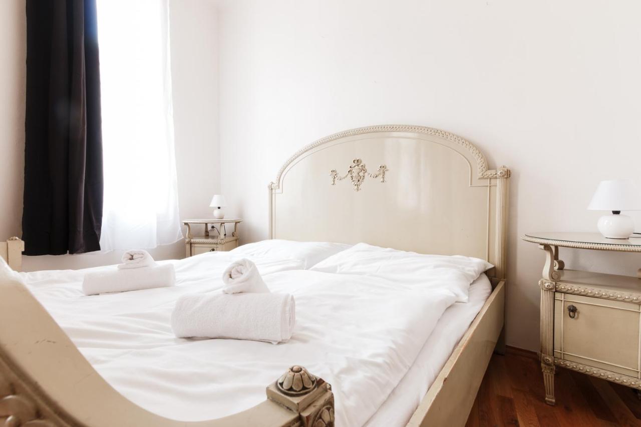 Prague Days - Stylish New Town Apartments ภายนอก รูปภาพ