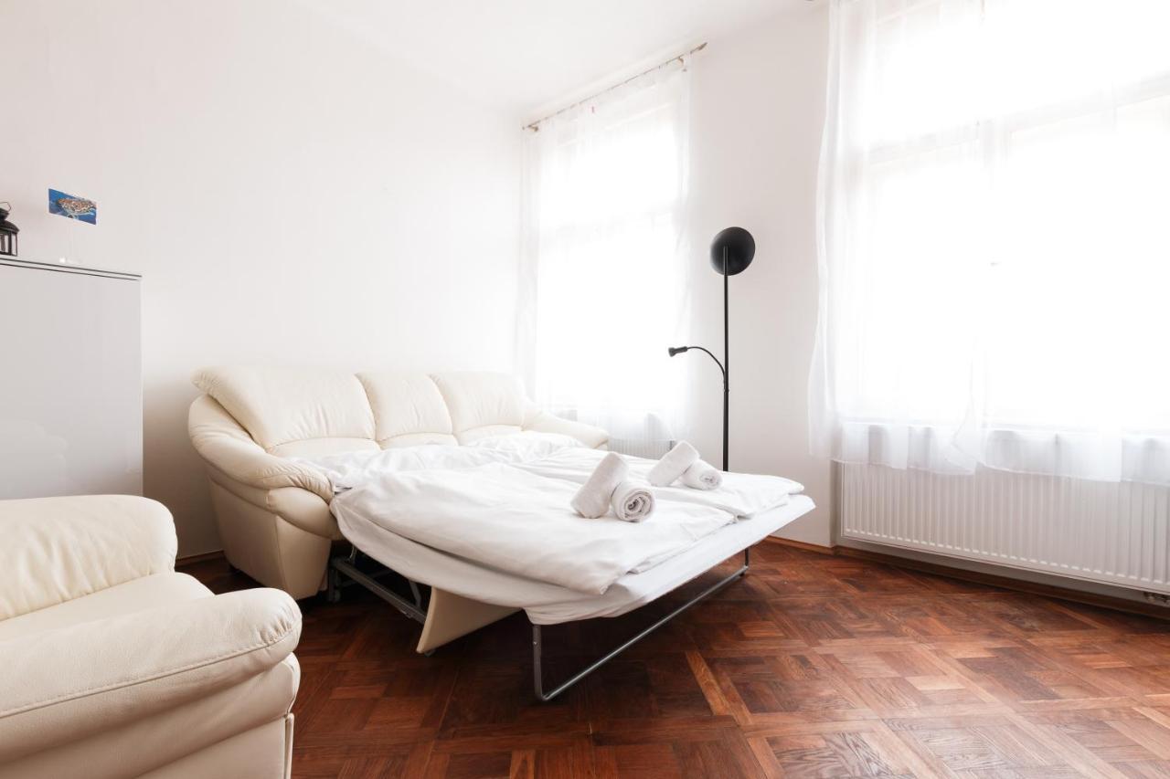 Prague Days - Stylish New Town Apartments ภายนอก รูปภาพ