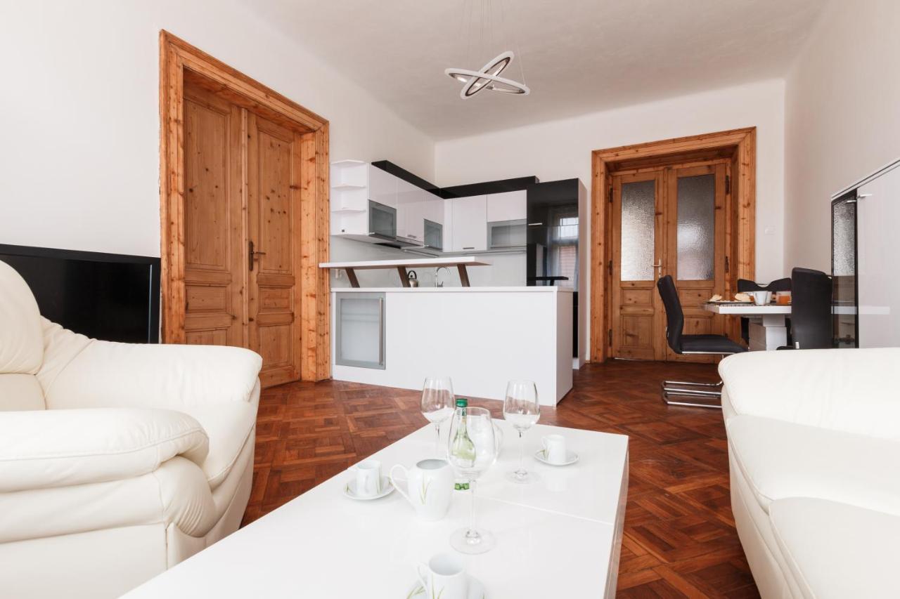 Prague Days - Stylish New Town Apartments ภายนอก รูปภาพ