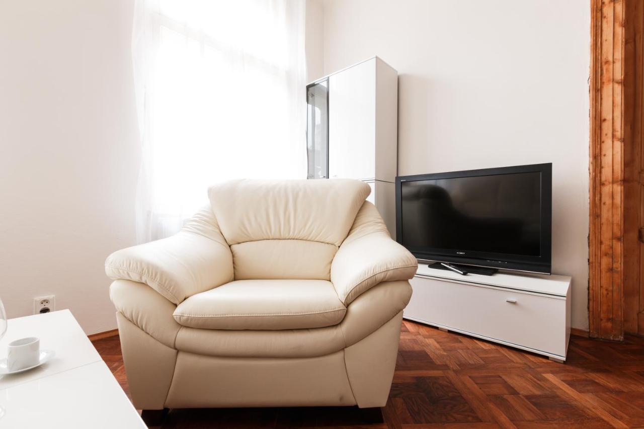 Prague Days - Stylish New Town Apartments ภายนอก รูปภาพ