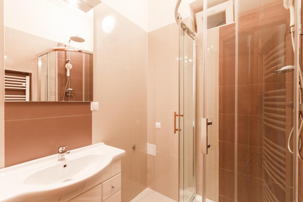 Prague Days - Stylish New Town Apartments ภายนอก รูปภาพ