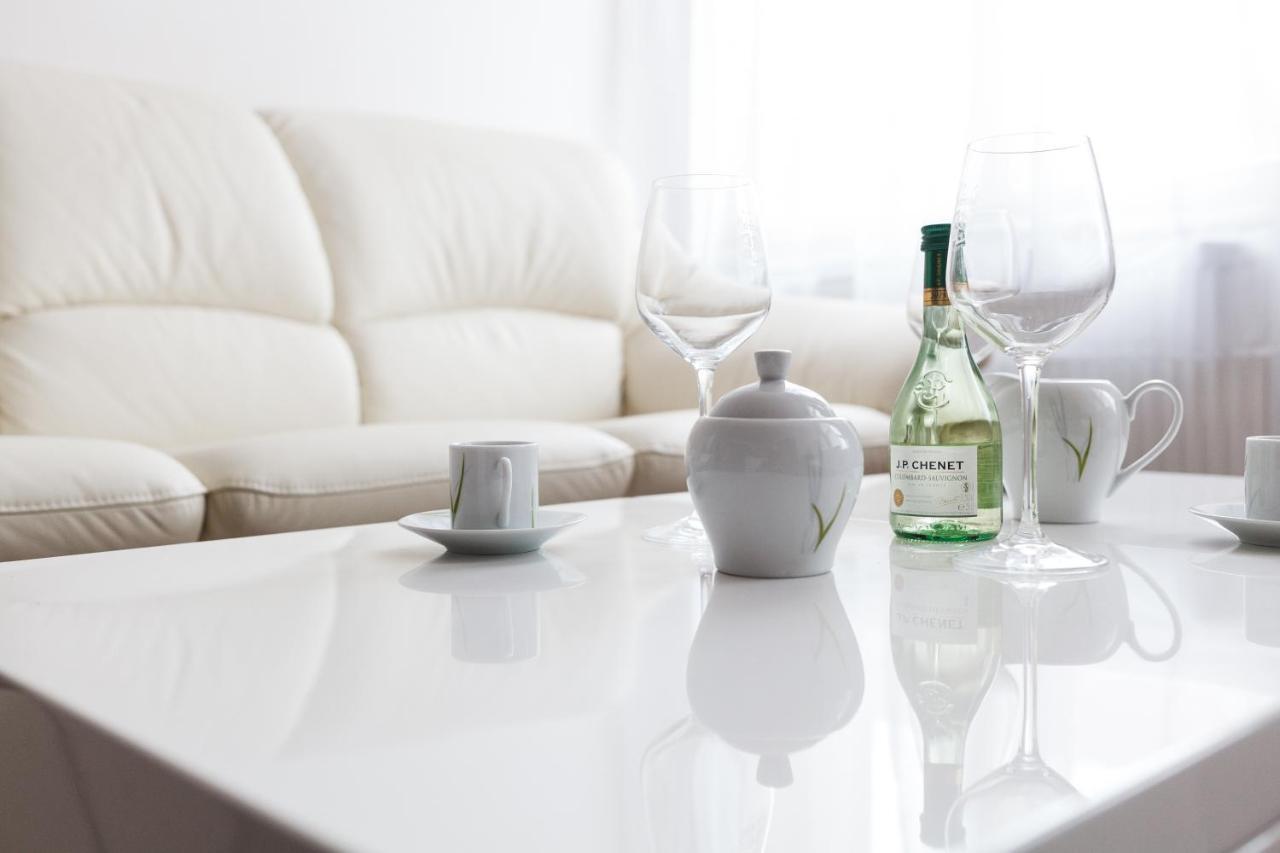 Prague Days - Stylish New Town Apartments ภายนอก รูปภาพ