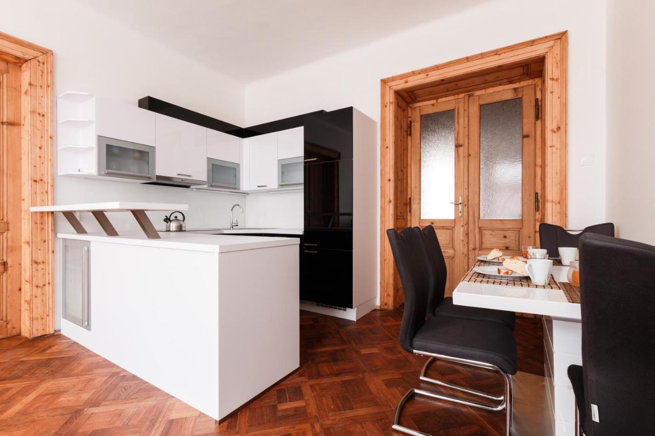 Prague Days - Stylish New Town Apartments ภายนอก รูปภาพ