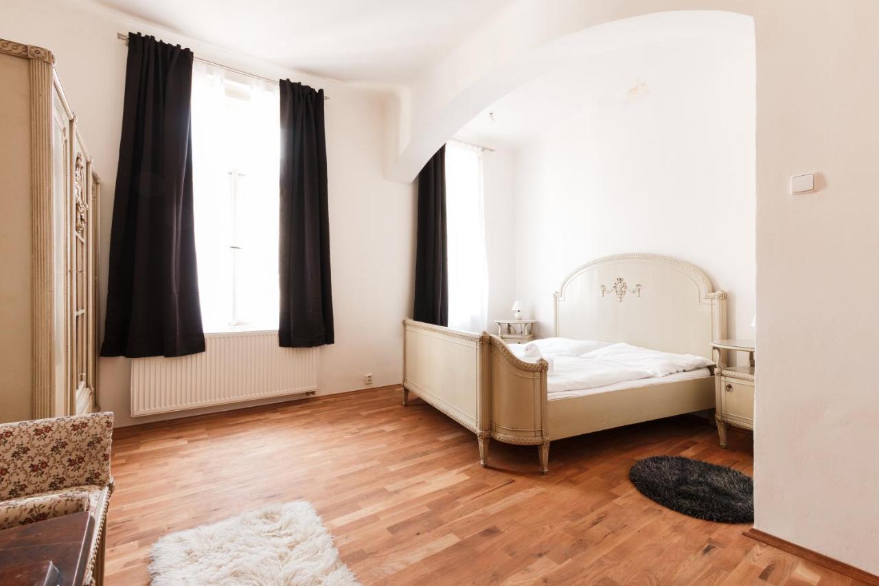 Prague Days - Stylish New Town Apartments ภายนอก รูปภาพ