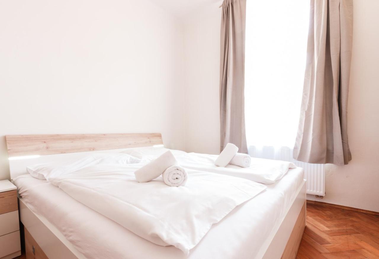 Prague Days - Stylish New Town Apartments ภายนอก รูปภาพ