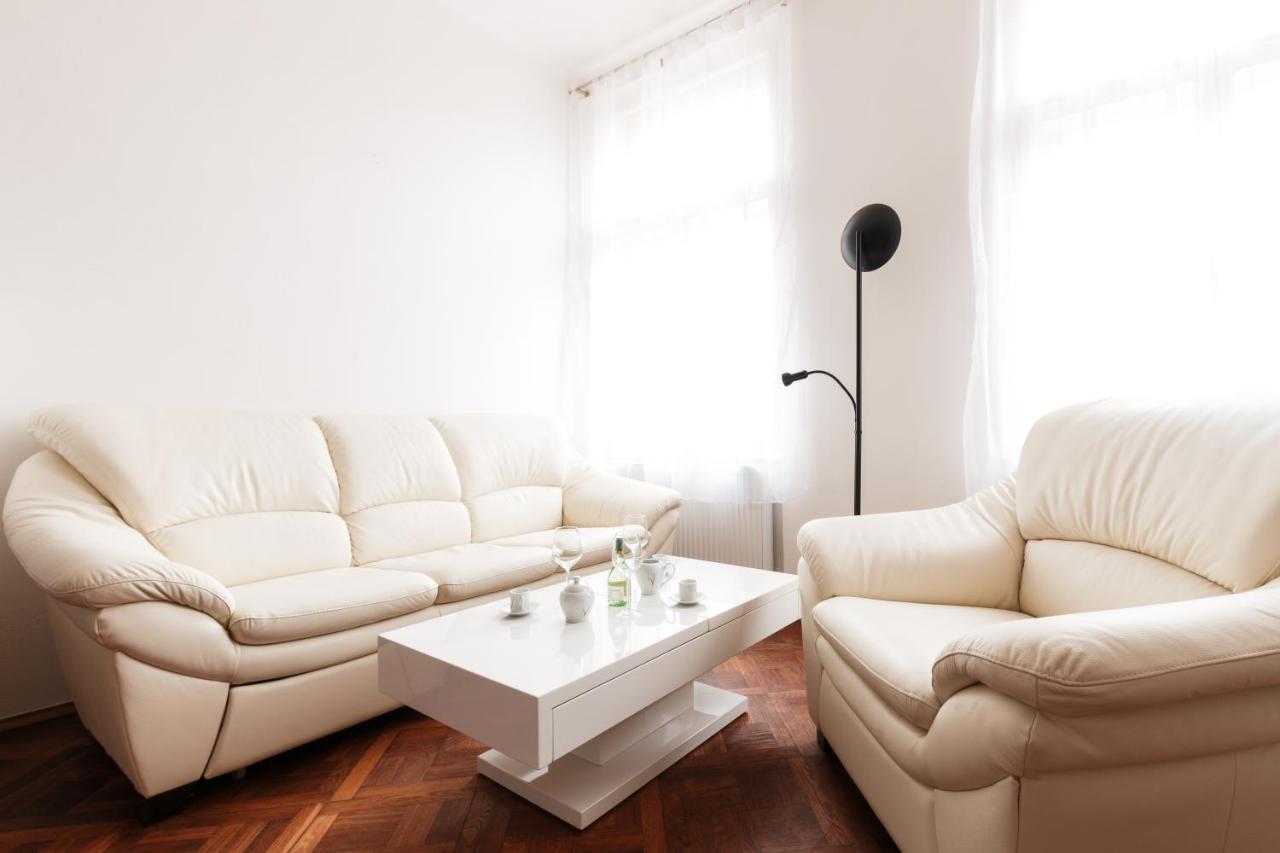 Prague Days - Stylish New Town Apartments ภายนอก รูปภาพ